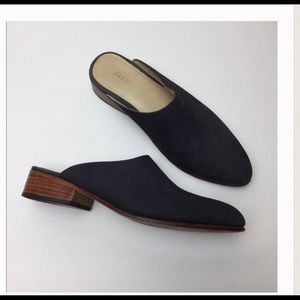 Nisolo size 7 grey/navy Mariella mule